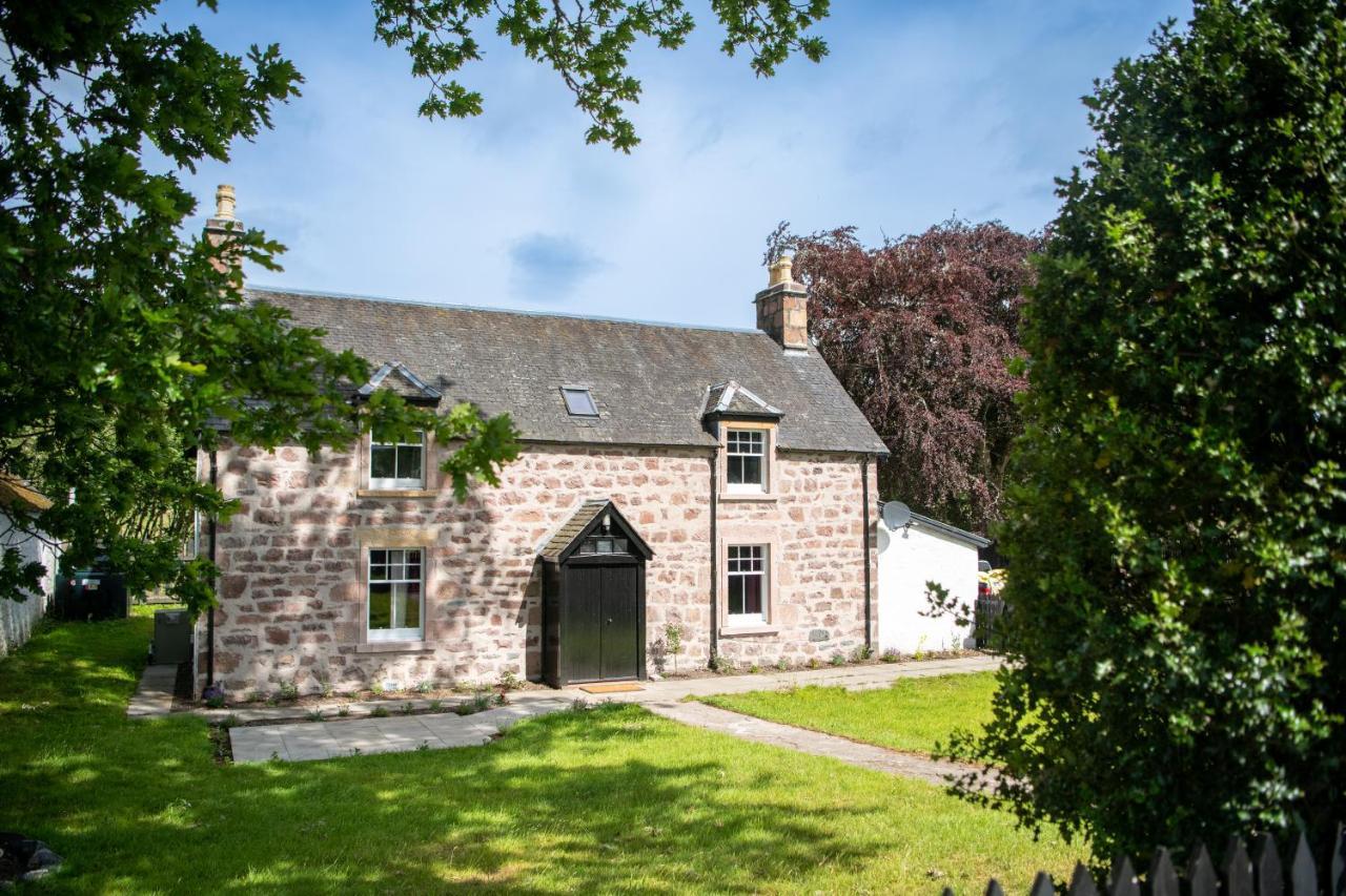 אינברנס Lock Keepers Cottage, Loch Ness Cottage Collection מראה חיצוני תמונה